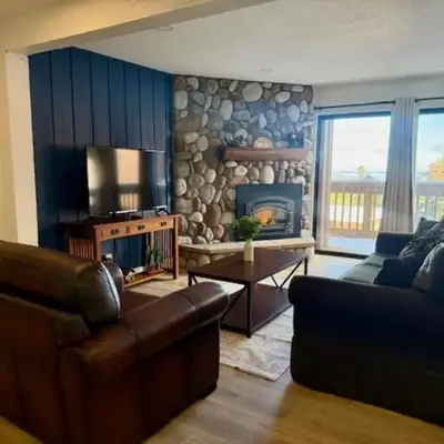 Mammoth Ski Racquet Club 62 - Newly Renovated 2025