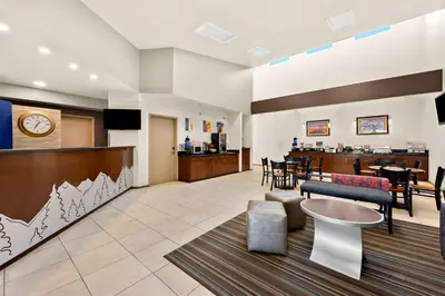 a lobby of a hospital with a waiting room at Best Western Topaz Lake Inn in Gardnerville