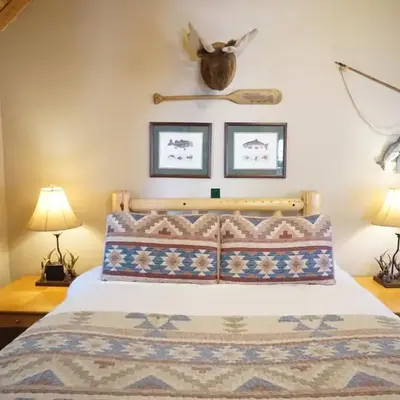 Shaver Lake Village Hotel