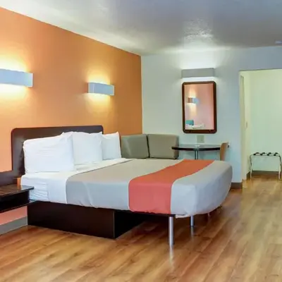 Motel 6-Bishop