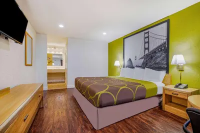 Gallery image of Super 8 by Wyndham Auburn in Auburn