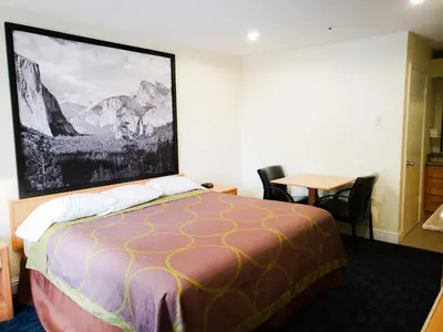 Gallery image of Super 8 by Wyndham Auburn in Auburn