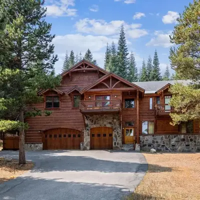 Bear Meadows Lodge - Hot Tub - Tahoe Donner Home