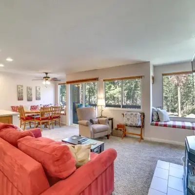 Quiet Condo with Great Views