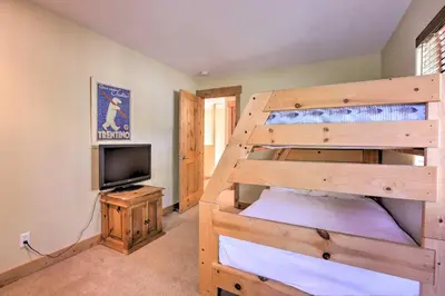 Gallery image of Tahoma Cabin Walk to Lake Tahoe, 2 Mi to Homewood in Tahoma