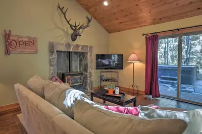 Gallery image of Tahoma Cabin Walk to Lake Tahoe, 2 Mi to Homewood in Tahoma