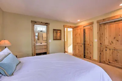 Gallery image of Tahoma Cabin Walk to Lake Tahoe, 2 Mi to Homewood in Tahoma
