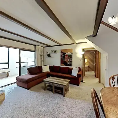 Comfortable 2 BR Loft Slope View Condo!