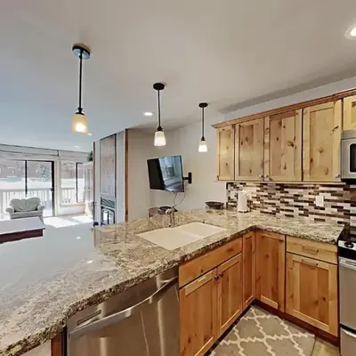 One Bedroom Condo Close To Canyon Lodge!