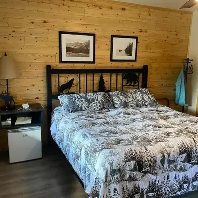 CREEKSIDE LODGE