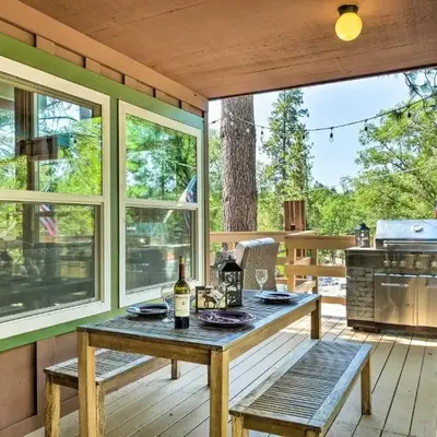 Cabin Less Than Half-Mi from Pine Mountain Lake Marina!
