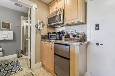 Gallery image of On-Site Skiing Truckee Studio with Balcony in Truckee