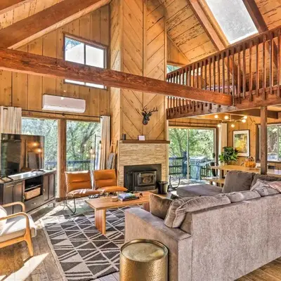 Near Trails Cabin with 2-Level Deck in Twain Harte