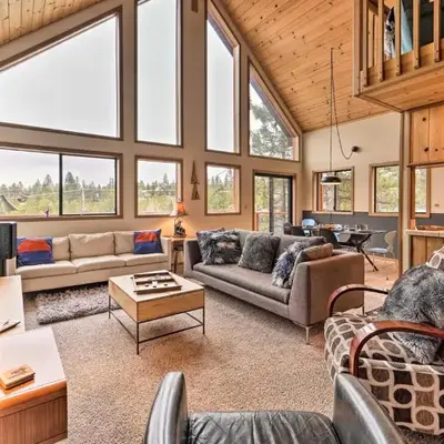 Deck and Fireplace Log Cabin in Tahoe Donner!