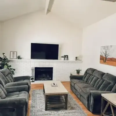 Delightful 4BR Home Nr Downtown Reno w Fireplace