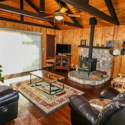 Calandri Lakeview House
