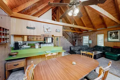 Gallery image of Nunes Cabin in Bass Lake