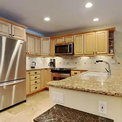 Spacious One Bedroom Condo in Mammoth! Free Assigned Parking - Snowbird 107