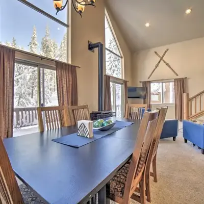 Great for Groups Soda Springs Cabin with Deck!