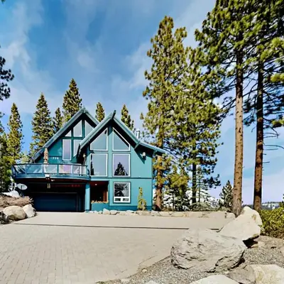 Lake View Escape
