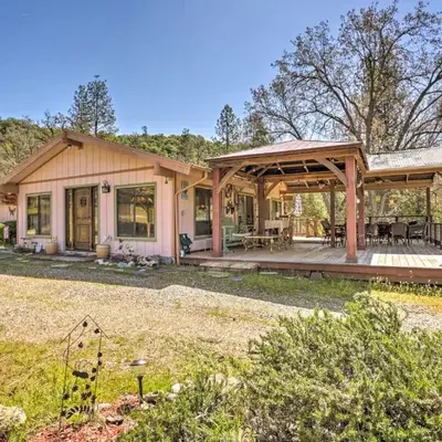 Gorgeous Oakhurst Retreat with Swimming Hole!