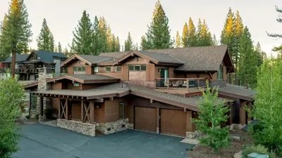 an aerial view of a house at Quartz by AvantStay Stunning Home In Truckee w Views in Ponderosa Fairway Estates