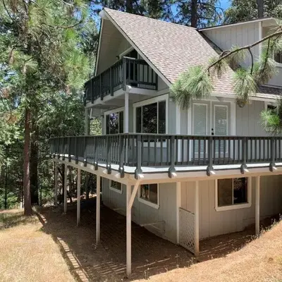 Breckenridge Chalet near Yosemite. Dog friendly!