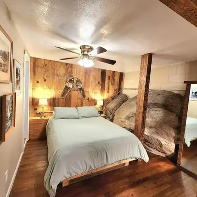 Bear Cave- Pet Friendly Suite in Shaver Lake