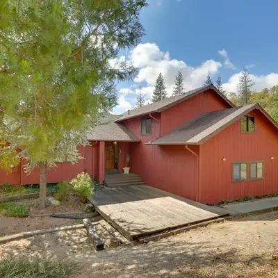 Pet-Friendly Escape with Game Room and Fire Pit!