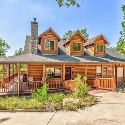 Bass Lake Log Home - Dog Friendly