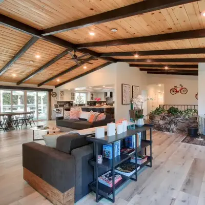 Doe Cabin Hot Tub/Playground/Game Room and more