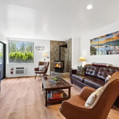Heavenly Lakeside Retreat Close to downtown