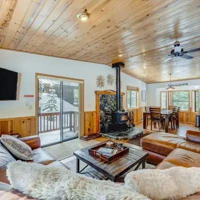 Hansel Hideaway