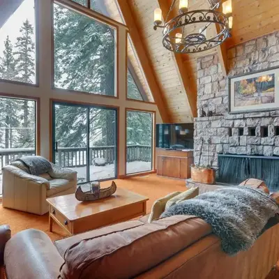 Donner Lake Views Rustic Truckee Cabin!