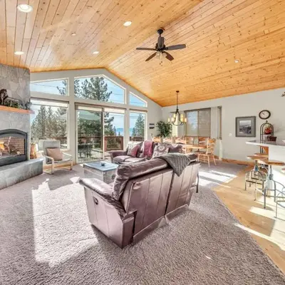 Sunny Daze Cabin Luxurious 4BDR with Stunning Views