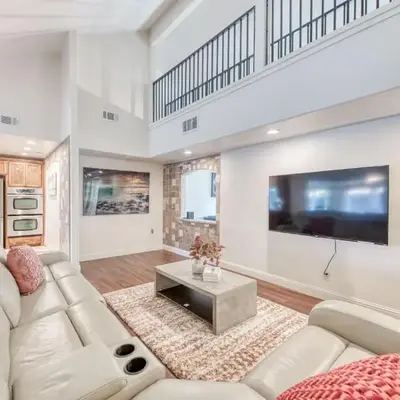 Fig Garden 4BR House W Pool