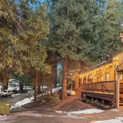 Corlieu Falls Cabin in Sugar Pine 8 miles from Yosemite with Gazebo